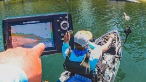 Texas-rigging Metro Grassline Bass (Kayak VLOG)