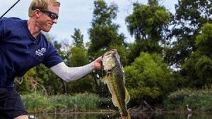 How to Fish a Weightless Senko