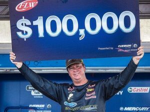 Johnson Wins FLW Tour on Kentucky Lake