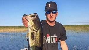 Schmitt Joins Riot Baits