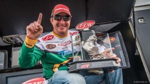 Canterbury Wins FLW Tour on Beaver Lake