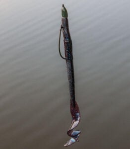 big-bite-baits-kriet-tail-worm-on-texas-rig.jpg