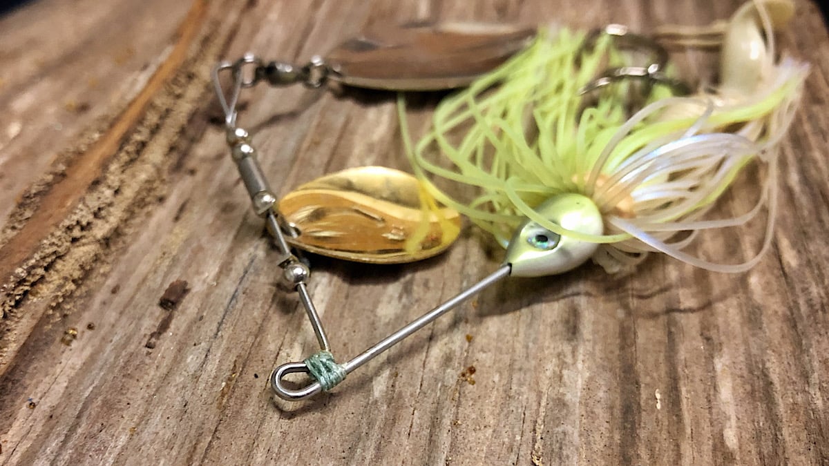 enclosed line tie on a bass fishing spinnerbait