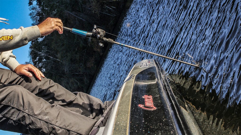 using your rod tip to unsnag a lure