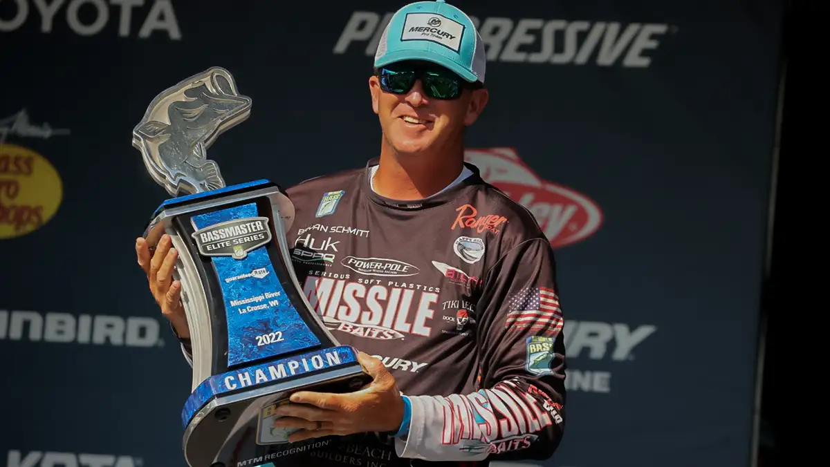 schmitt wins elite series bass tournament on miss river