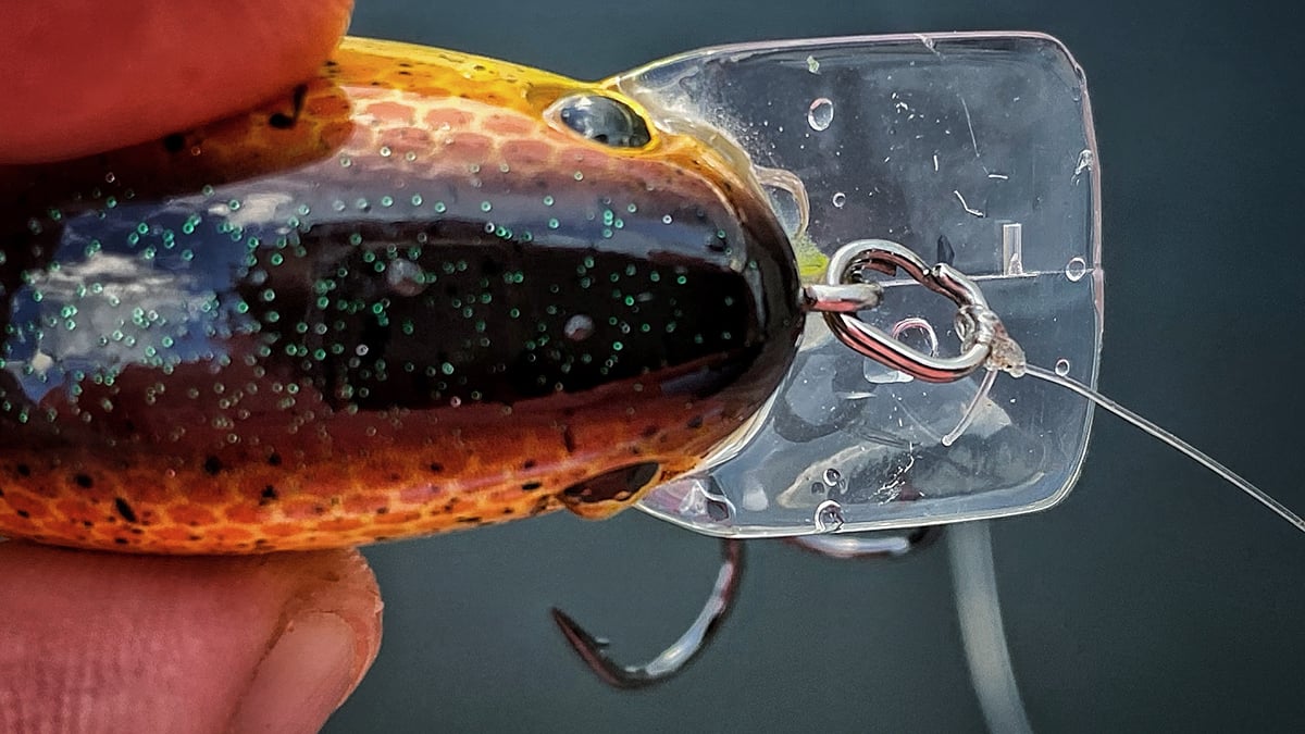 bass fishing crankbait line tie