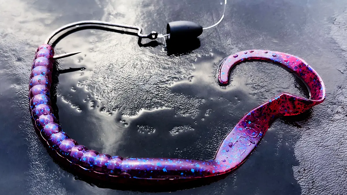 rigging a texas rig step 2