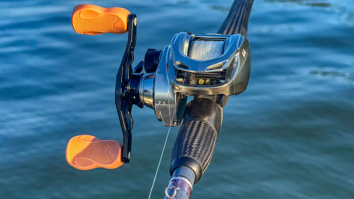 bates hundo baitcaster forward view