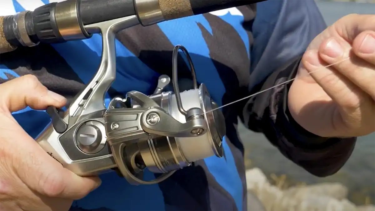 okuma ceymar baitfeeder reel