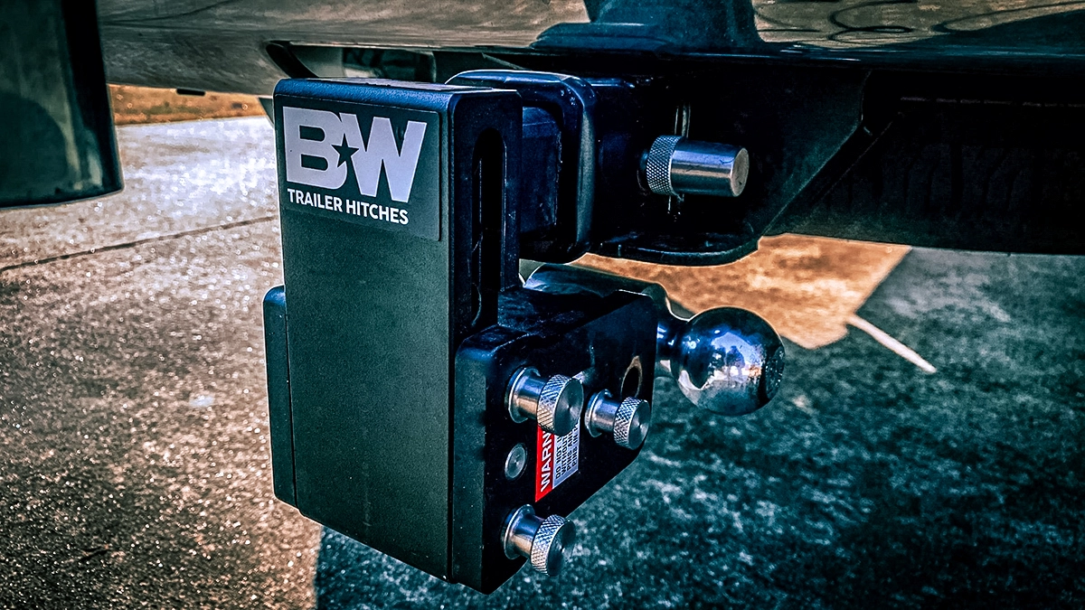 B&W Tow & Stow Adjustable Mall Mount