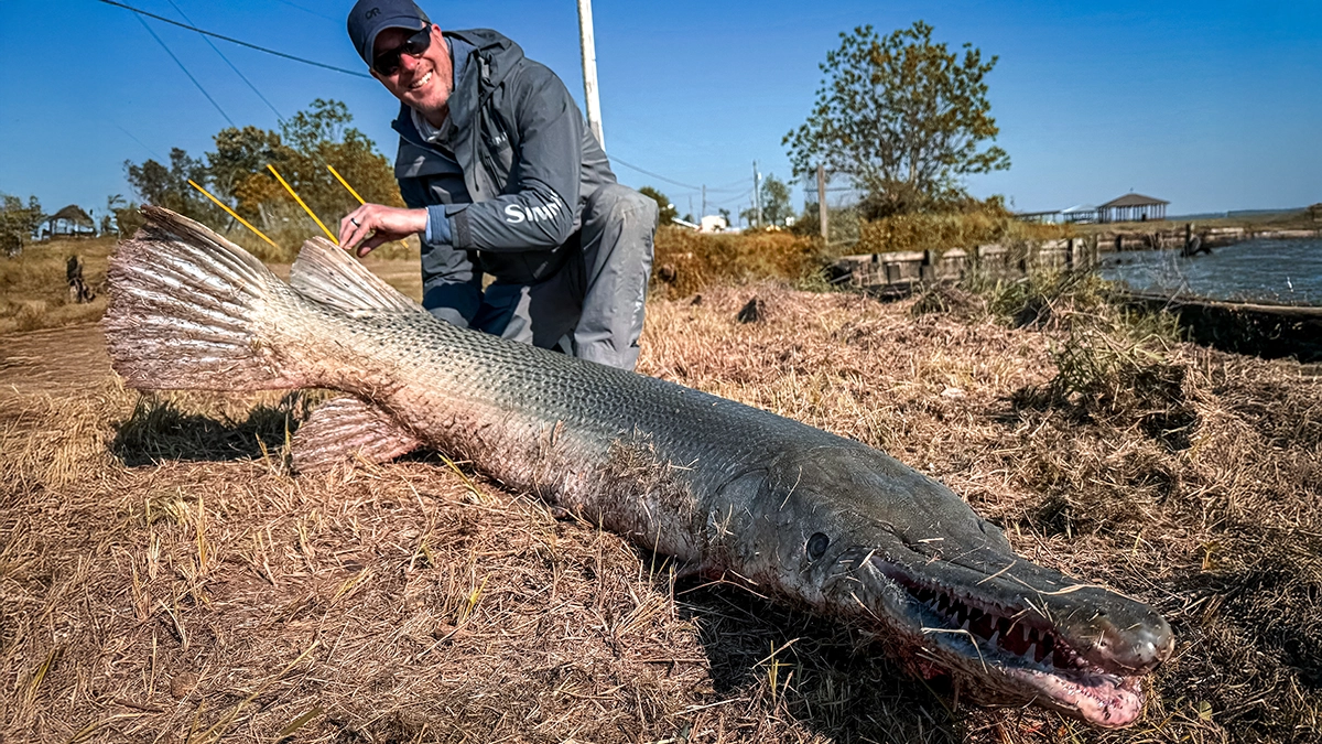 new 2-lb. IGFA pending record alligator gar and art weston