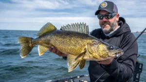 [VIDEO] Power Fishing Walleyes With Moving Baits on Big Water