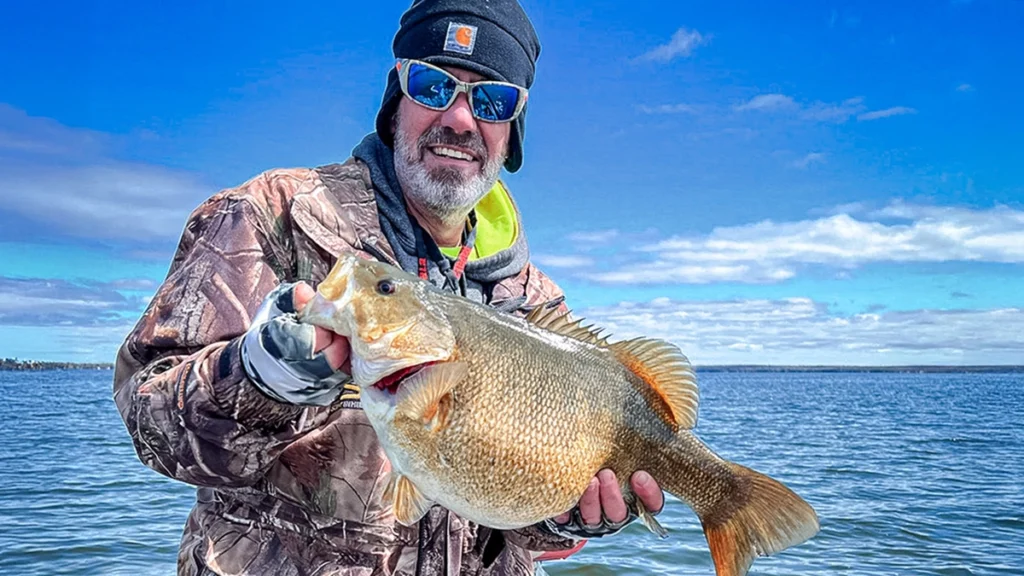 Steve Schwartz and his 8 pound 1 ounce upper peninsula smallmouth bass