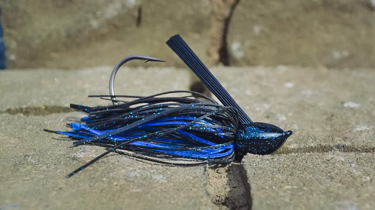 a skirted jig black and blue