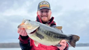 9.5-Pound Largemouth Bass Caught in Overlooked Ohio Pond