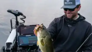 [VIDEO] Flipping Weedlines for Summertime Largemouth Bass