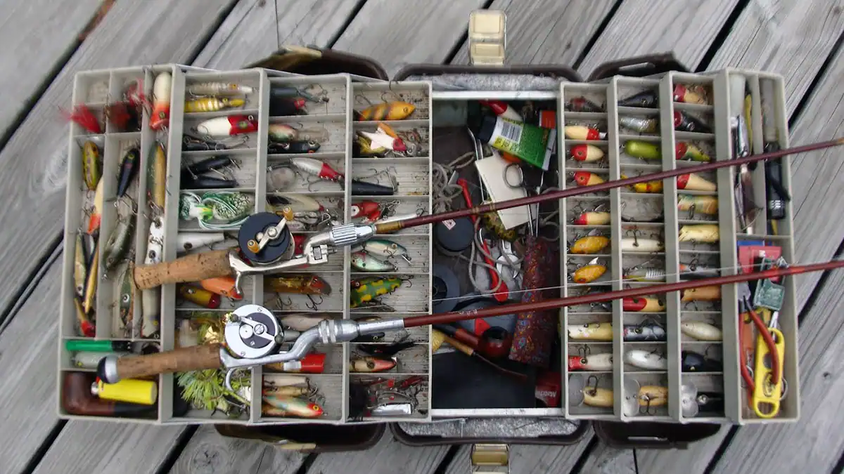 antique tackle box