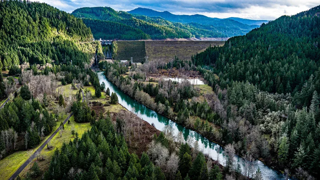 Hills Creek Dam on Willamette River