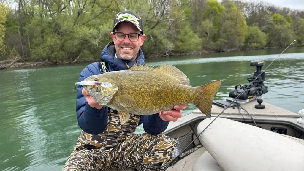 Roel Trum and smallmouth bass