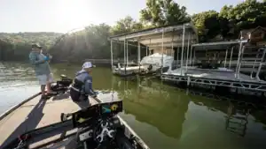 [VIDEO] How to Catch Crappies Under Docks