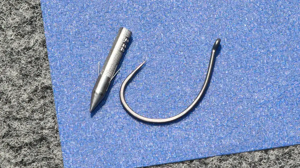 The tools of rigging a D-Style Geelacanth lure.