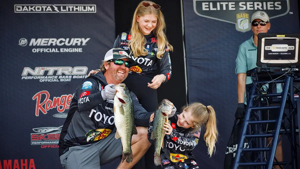Matt Arey with daughters Reese and Wren.