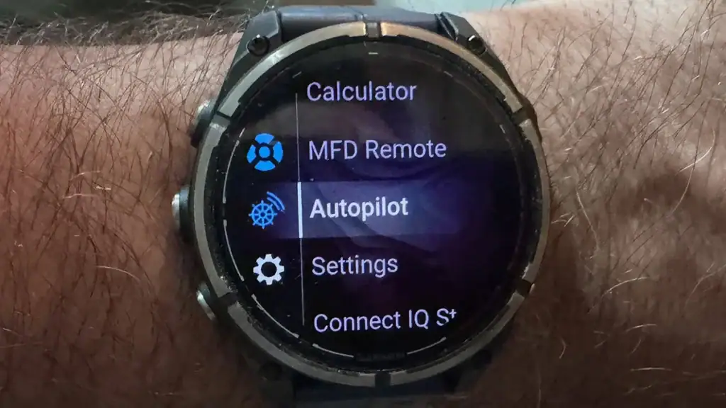 Garmin Quatix 8 remote and autopilot