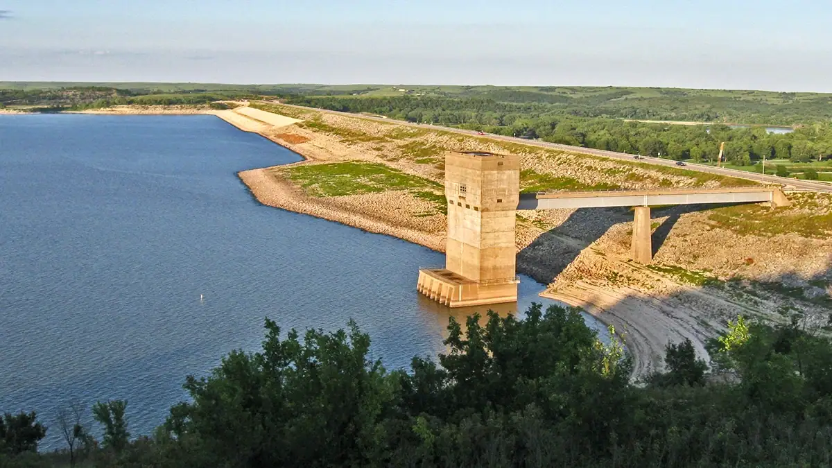 Low aerial view of Tuttle Creek Reservoir.