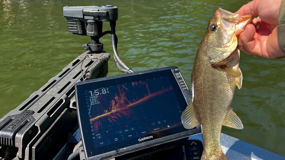 One FFS setup used to find fish near a dock.