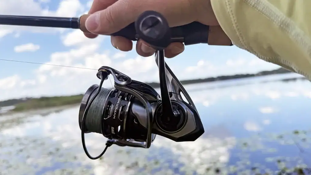 Lew’s HyperMag Shallow Spool 300 Spinning Reel