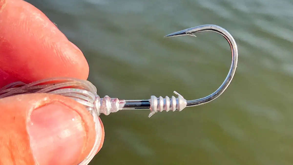 Reviewing Z-Man's ChatterBait EVO HD: A close-up of the double barbed trailer keeper.