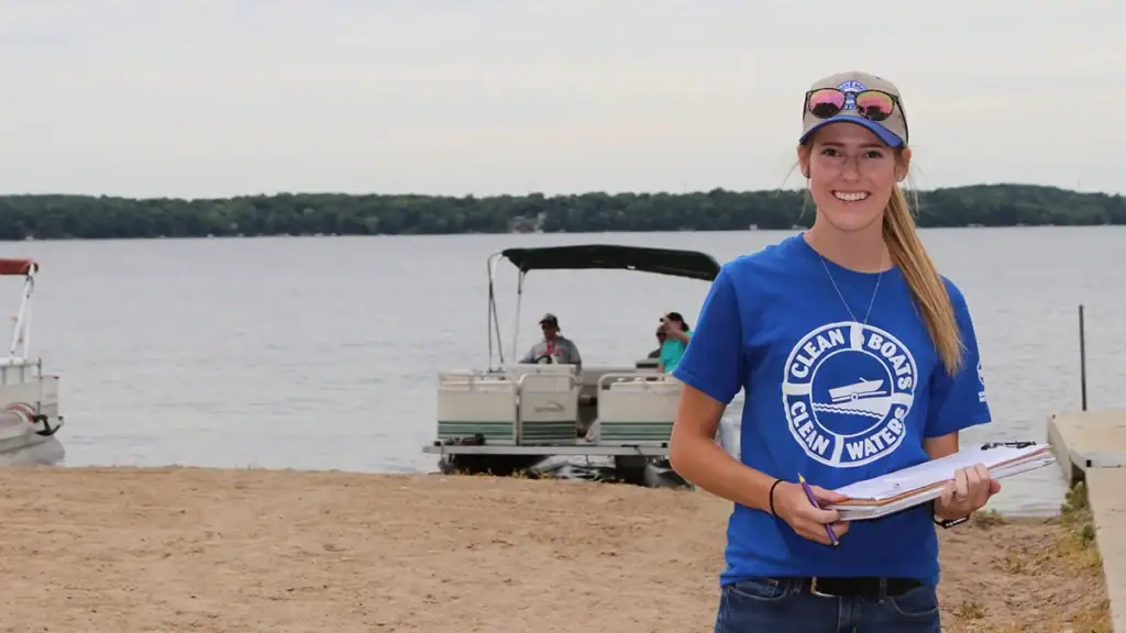 During the two-week Great Lakes Aquatic Invasive Species Landing Blitz, participants from the organization Clean Boats, Clean Waters will greet boaters and anglers at boat landings and access points across Wisconsin.