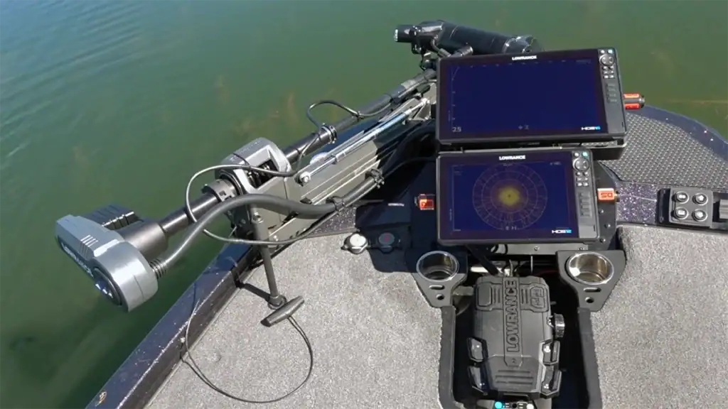 Lowrance Ghost X trolling motor