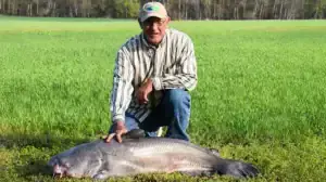Soda Popp has a passion for the Missouri River and trotlining for big catfish.